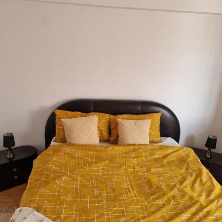 Clau Home Hunedoara Buitenkant foto