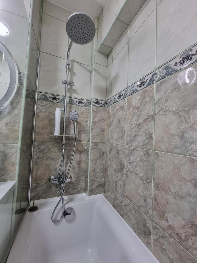 Clau Home Hunedoara Buitenkant foto