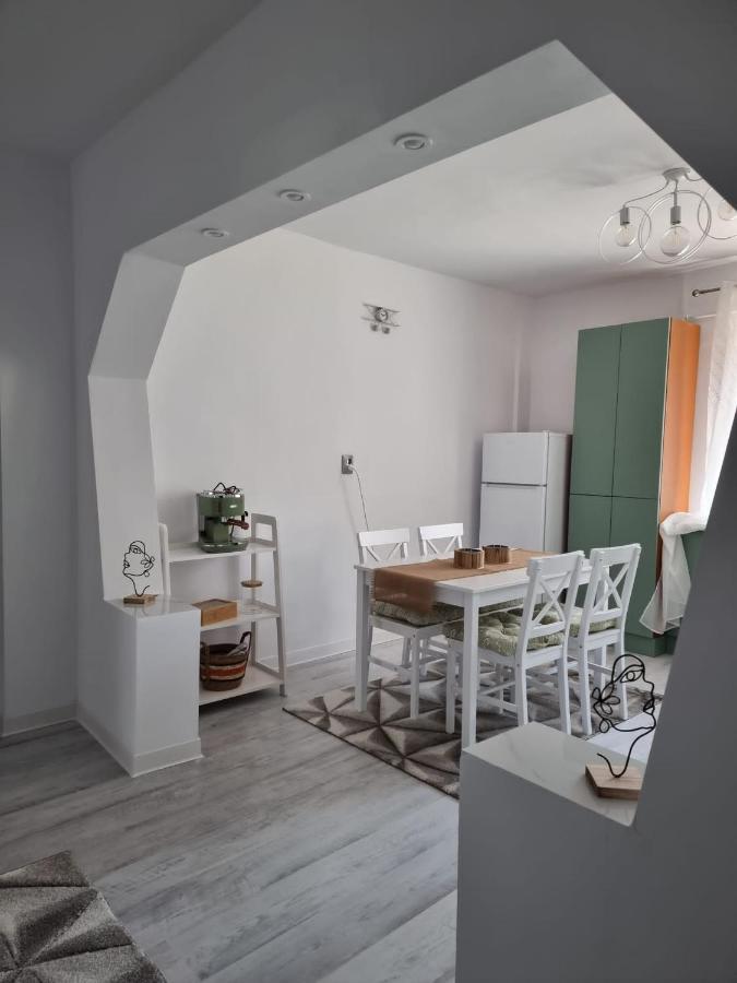 Clau Home Hunedoara Buitenkant foto