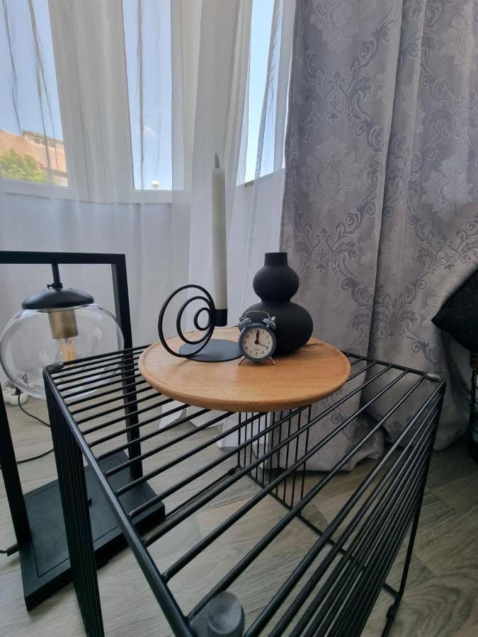 Clau Home Hunedoara Buitenkant foto