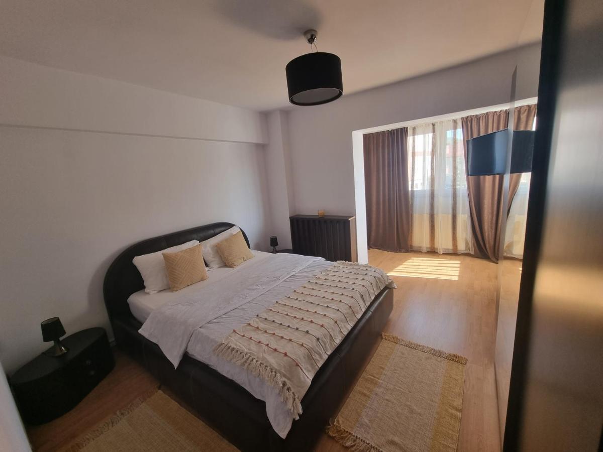Clau Home Hunedoara Buitenkant foto