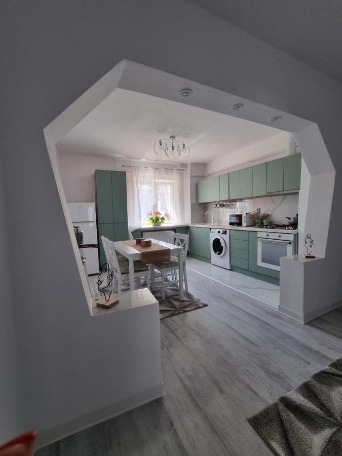 Clau Home Hunedoara Buitenkant foto