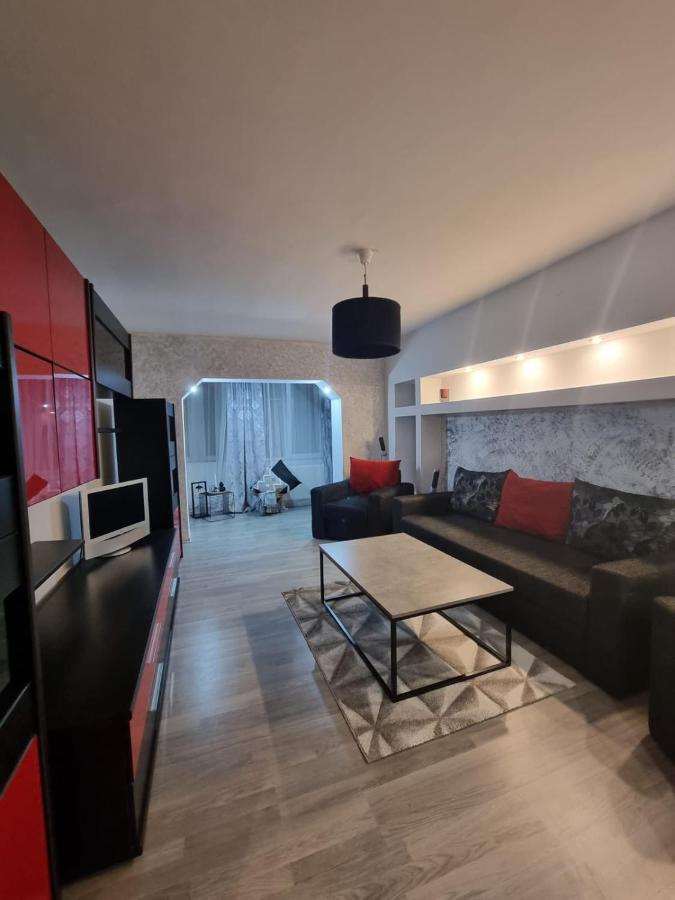 Clau Home Hunedoara Buitenkant foto