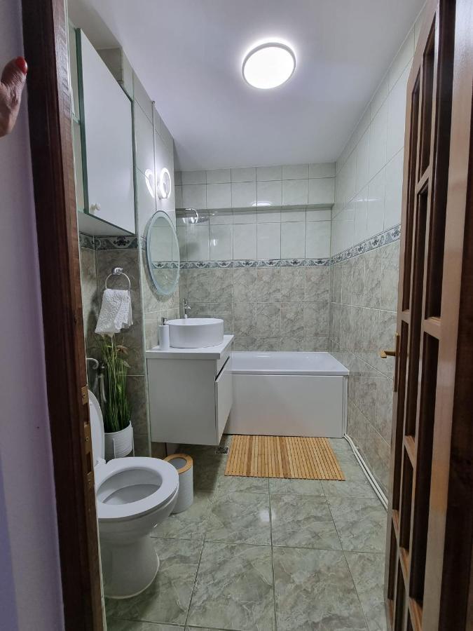 Clau Home Hunedoara Buitenkant foto